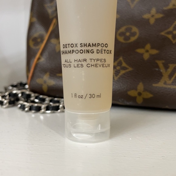 5 for $25 OUAI Detox Shampoo NEW - Picture 3 of 5
